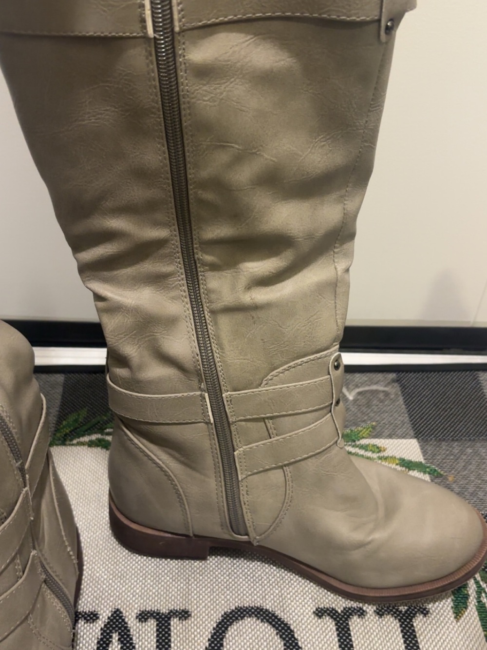 Women's Knee-High Side-Zip Riding Boots - Olive